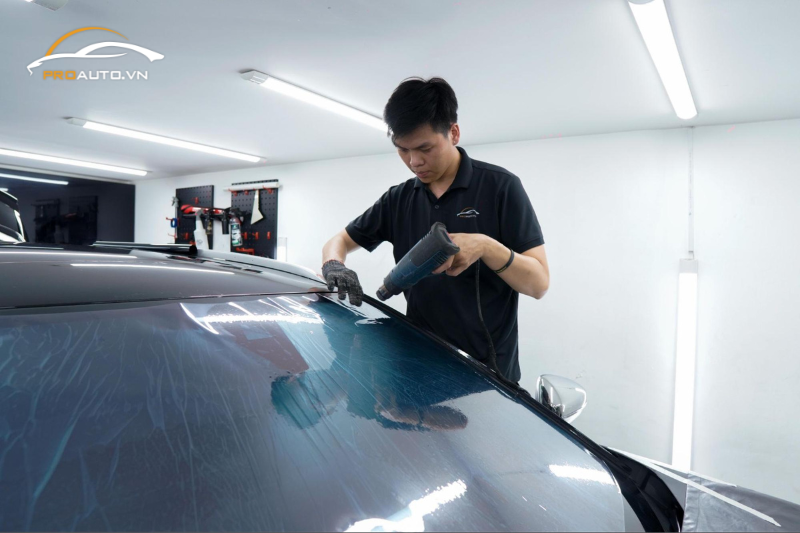 Tại sao phải dán phim cách nhiệt ô tô tại TP HCM?