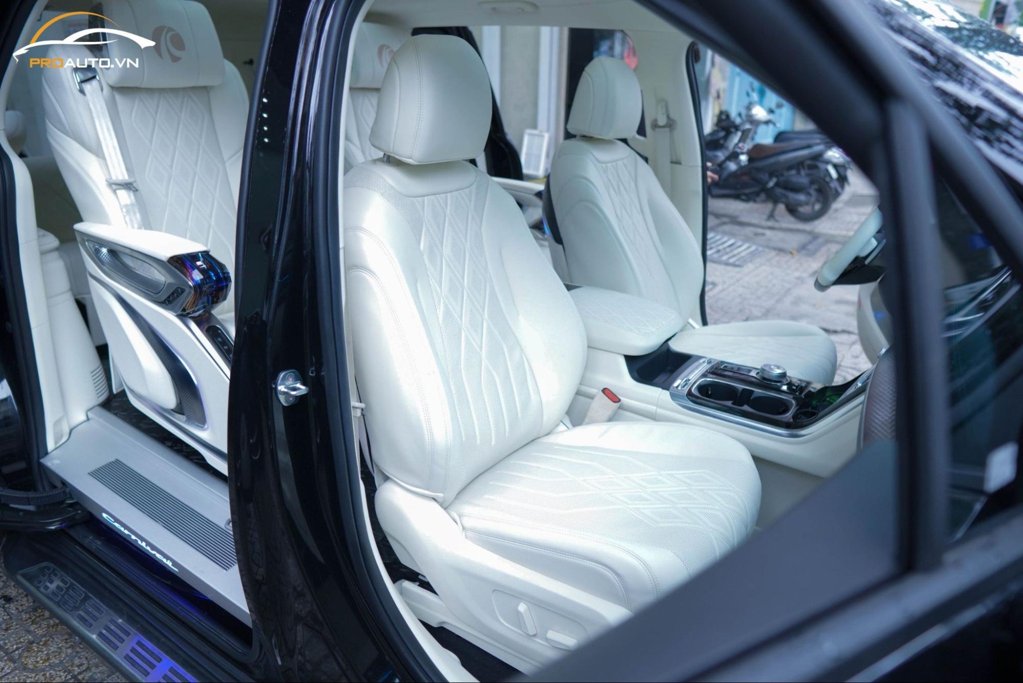 Vì sao chọn màu trắng để độ limousine cho xe Kia Carnival?