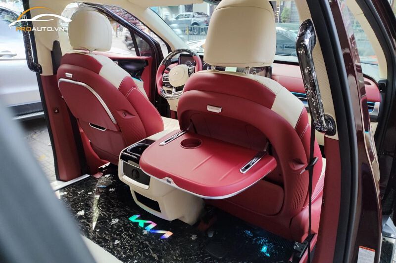 Bàn làm việc Kia Carnival - Độ limousine xe Kia Carnival 2025