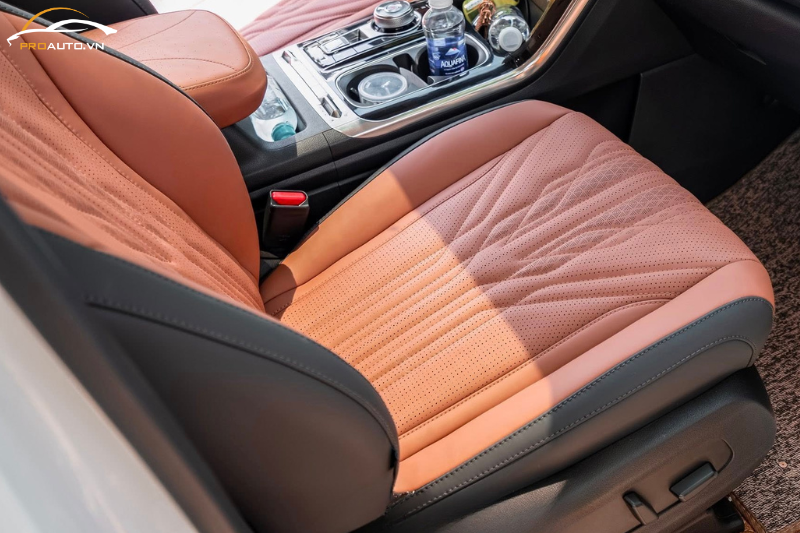 Bọc da ghế xe Kia Carnival 2024 bằng da công nghiệp