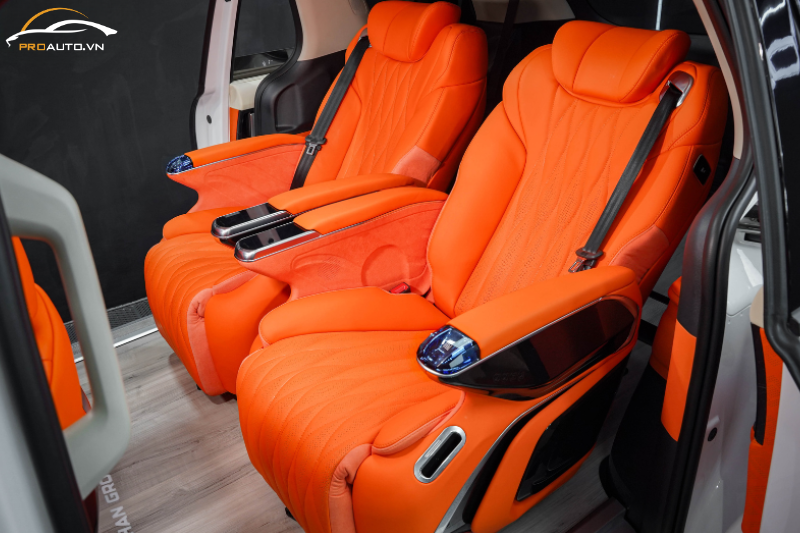 Độ ghế Limousine HongYi Crystal 2.0 Pro cho xe Hyundai Santafe 2024
