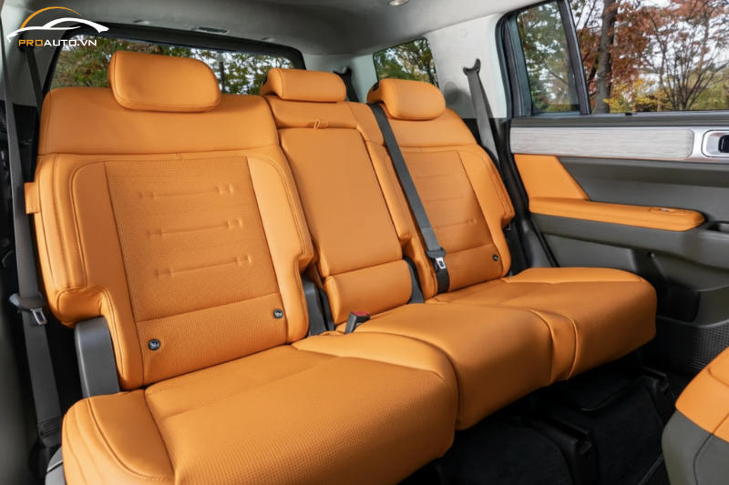 Bọc da ghế xe Hyundai Santafe 2025 với da bò thuộc