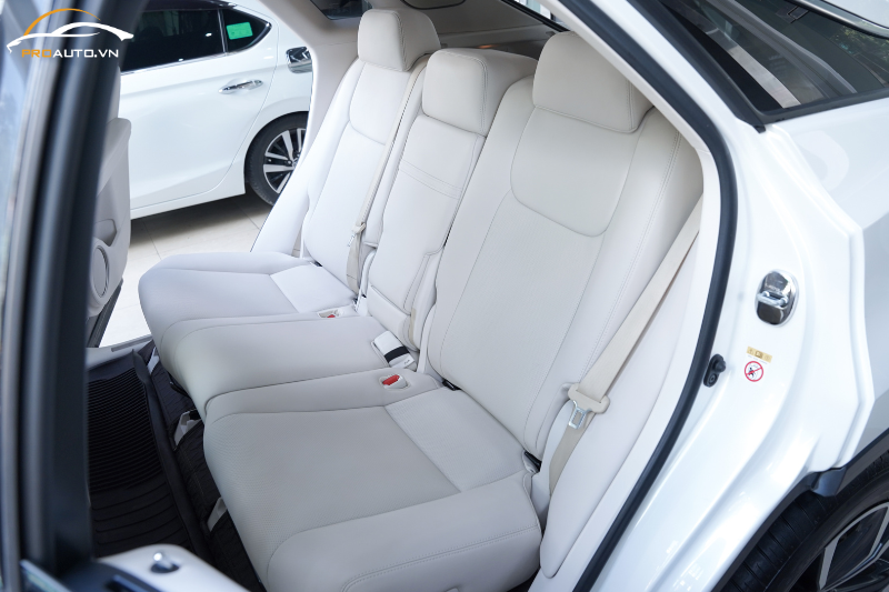 Lexus RX350 bọc da ghế màu trắng ngọc
