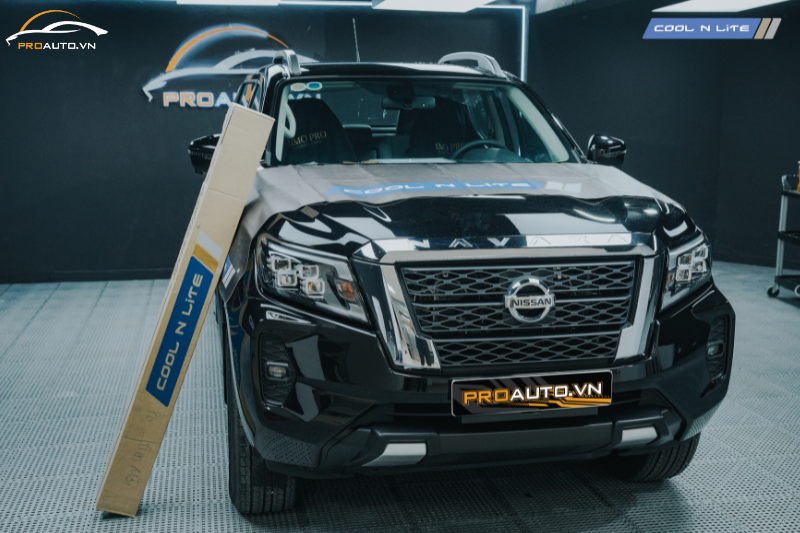 Chủ xe Nissan Navara dán phim cách nhiệt Cool N Lite chính hãng