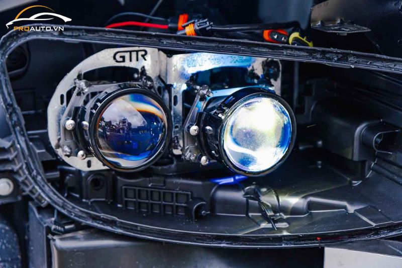 Độ đèn xe Toyota Vios với đèn GTR