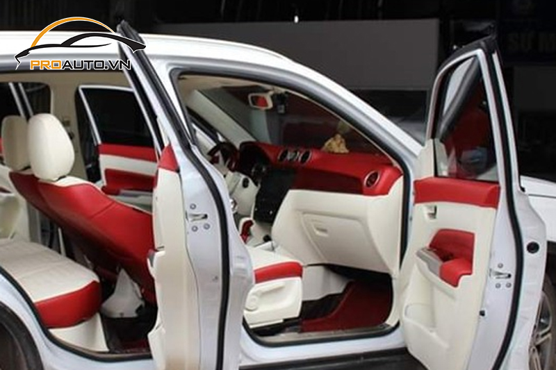 Độ limousine với hạng mục đổi màu nội thất xe Mitsubishi Xpander