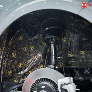 Cách âm chống ồn xe Volvo EC40 vị trí hốc bánh