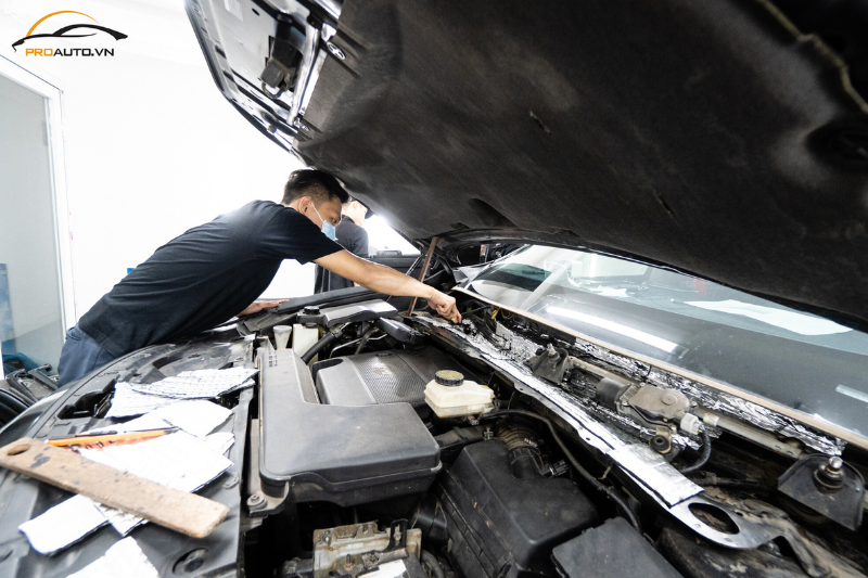 Cách âm chống ồn xe Volvo EC40 trên khoang máy tại PROAUTO.VN