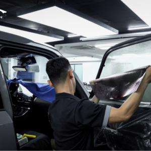 Dán phim cách nhiệt cho kính tài xe Lexus GX550 2024
