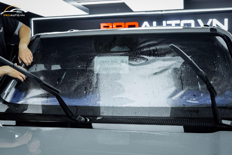 Dán phim cách nhiệt cửa kính – Tăng cường an toàn, bảo vệ riêng tư