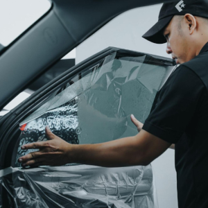 Dán phim cách nhiệt - Phụ kiện đồ chơi cho Vinfast VF5 chính hãng tại PROAUTO.VN