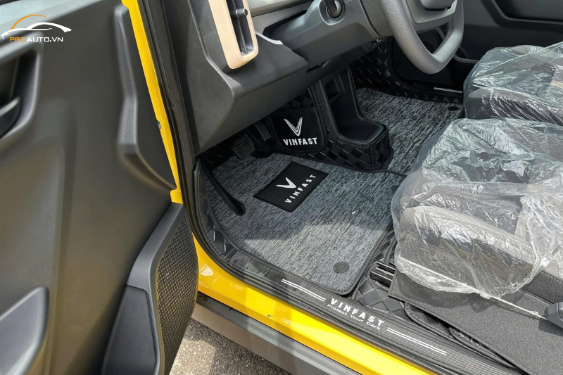 Kinh nghiệm lắp đặt thảm lót sàn xe ô tô Vinfast VF3 chính hãng