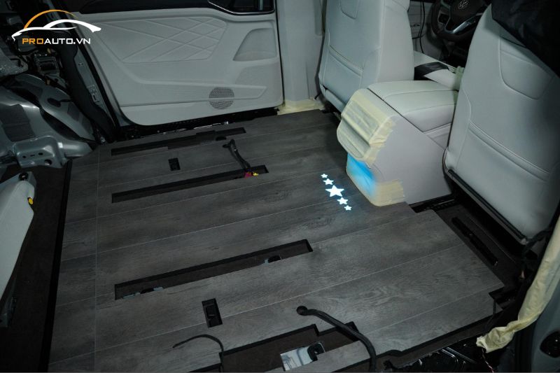 Sàn gỗ - Top 10 mẫu sàn xe ô tô hot nhất hiện nay