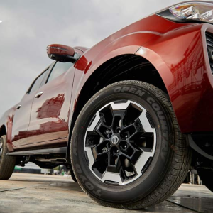 Độ mâm - Top 20 phụ kiện đồ chơi xe Nissan Navara 2025