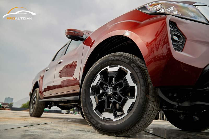 Độ mâm - Top 20 phụ kiện đồ chơi xe Nissan Navara 2025