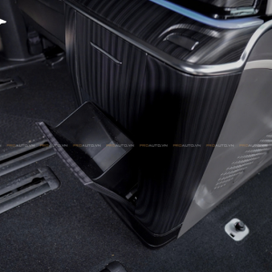 Hộc chứa đồ tích hợp trong con ngựa Kia Carnival