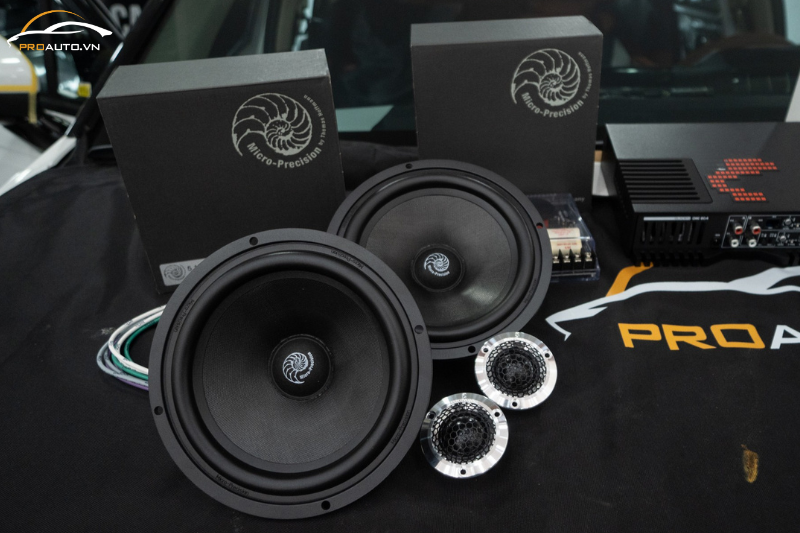 Thương hiệu Micro-Precision độ loa xe Nissan Navara 2025