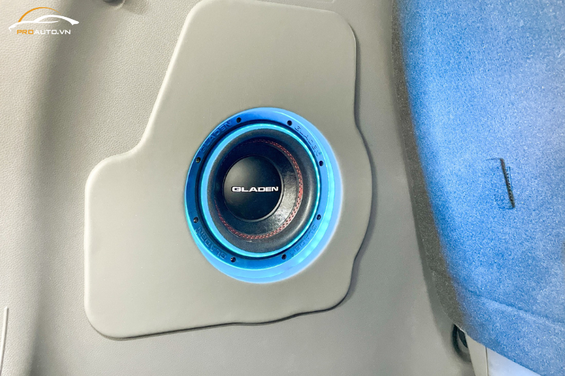 Loa Sub Gladen độ loa xe Nissan Navara 2025