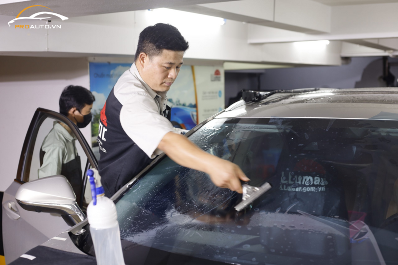 Phim cách nhiệt loại nào tốt? - Llumar là phim cách nhiệt ô tô được đánh giá cao 2025