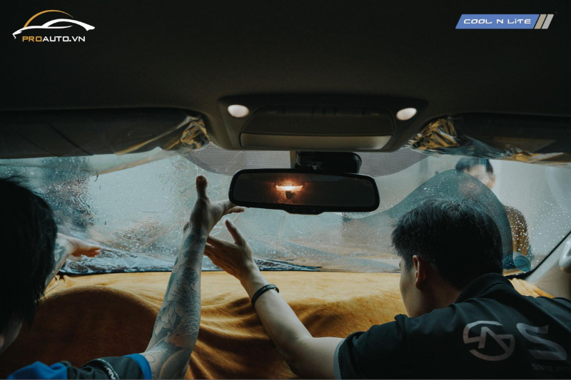 Quy trình dán các loại phim cách nhiệt ô tô đạt chuẩn tại PROAUTO.VN