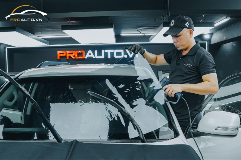 Vì sao nên dán phim cách nhiệt xe 7 chỗ?