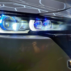 Độ đèn xe Mazda CX-5 2025 thương hiệu Aozoom