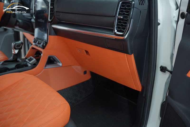 Vị trí taplo - Bọc da ghế xe Nissan Navara 2025