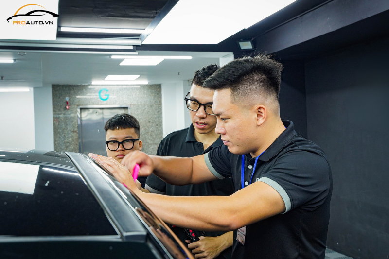 Cầm tay chỉ việc bởi các chuyên gia - Khóa học dán phim cách nhiệt