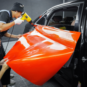 Đội ngũ kỹ thuật viên dán PPF đổi màu lành nghề