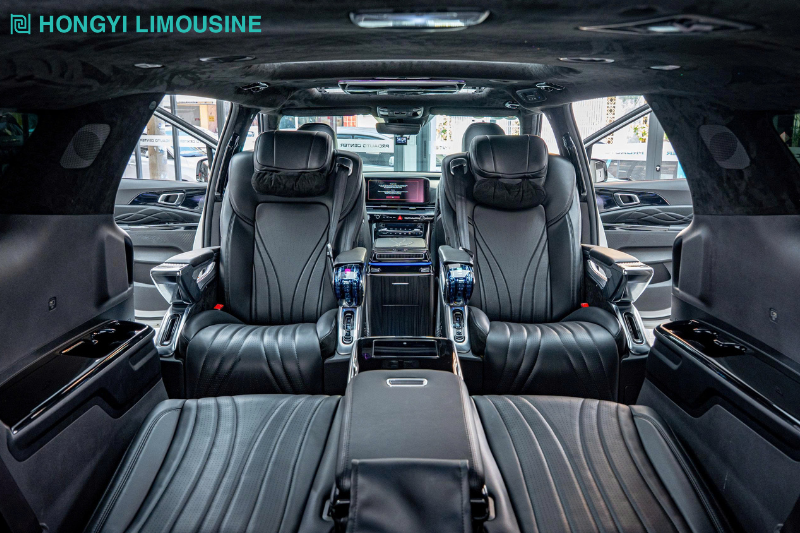 Hongyi Crystal 6.0 Pro Max độ ghế Limousine xe MPV