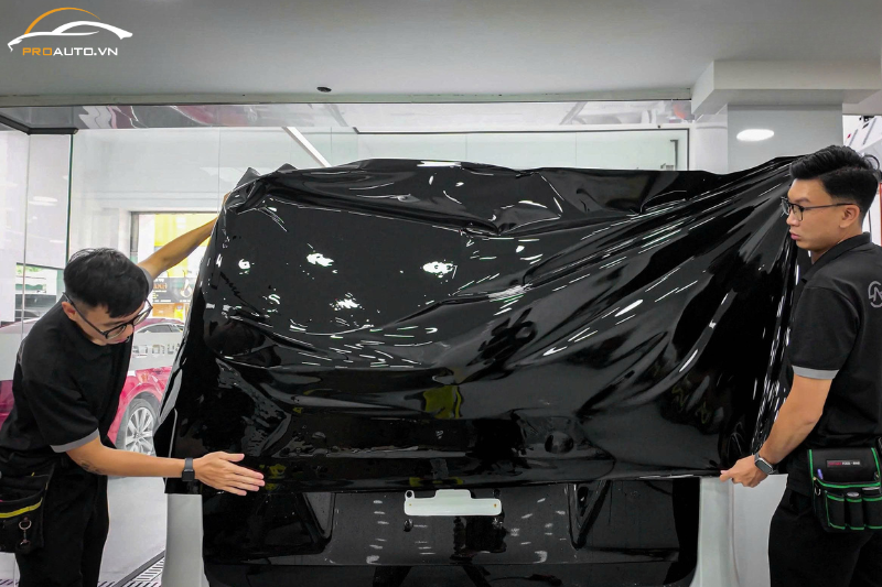 Lý do dán wrap xe ô tô trở thành xu hướng mới 2025