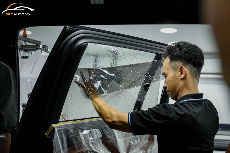 Dán phim cách nhiệt 3M Crystalline thế hệ mới dán kính tài phụ