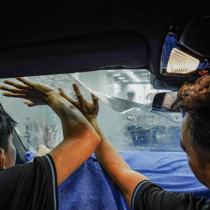 Dán phim cách nhiệt 3M Crystalline thế hệ mới tại trung tâm uy tín PROAUTO