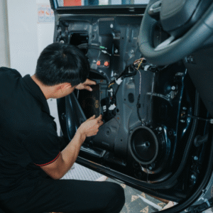 Phụ kiện đồ chơi xe VinFast Limo Green với hạng mục độ loa chính hãng