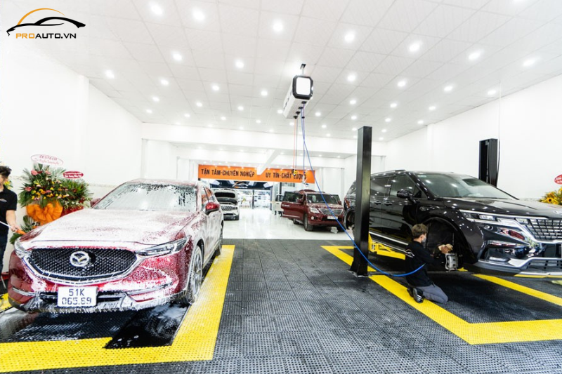 Rửa xe ô tô Quận 11 với quy trình chuyên nghiệp