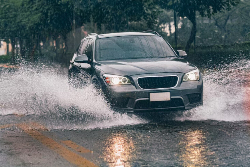 Xe ô tô ngập nước gây ra hậu quả không đáng có