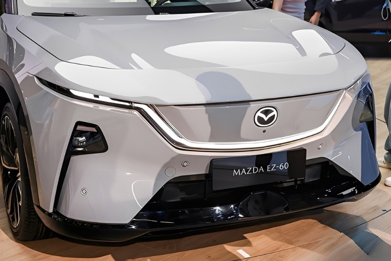 Kích thước và thiết kế ngoại thất xe Mazda CX-6e
