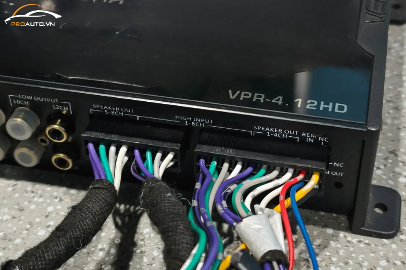 Kinh nghiệm độ ampli ô tô Venom VPR 4.12HD chính hãng