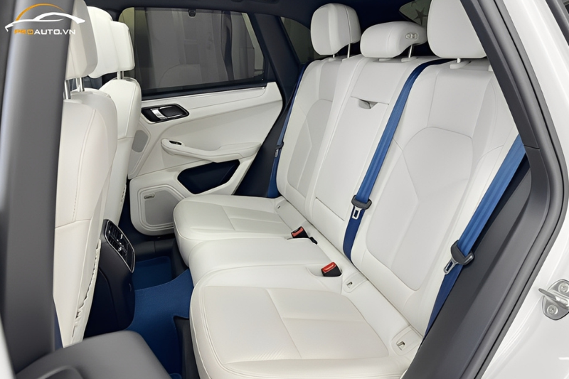 Bọc ghế da xe Mercedes bằng da simili