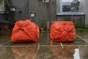 Dùng bạt chống ngập ô tô có phải là giải pháp rẻ có hiệu quả?