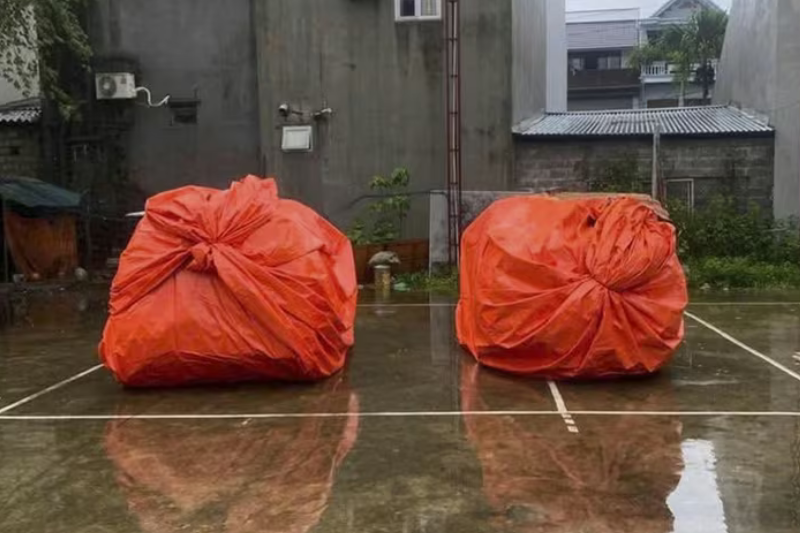 Dùng bạt chống ngập ô tô có phải là giải pháp rẻ có hiệu quả?