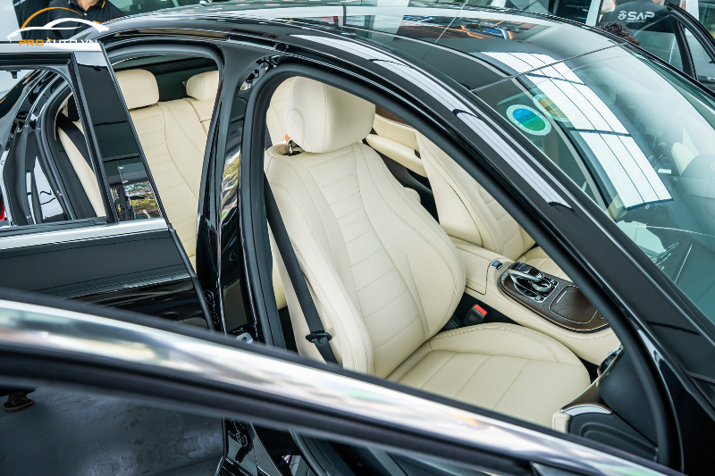 Lợi ích thiết thực khi bọc ghế da xe Mercedes
