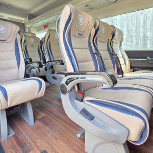 Đối tượng lý tưởng để độ Solati limousine 16 chỗ