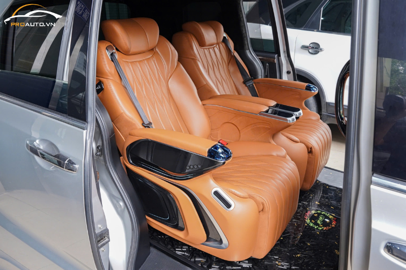 Nâng cấp limousine 16 chỗ với gói nâng cao