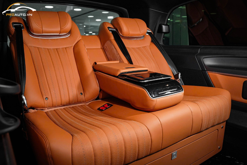 Nâng cấp limousine 16 chỗ vơi gói tiêu chuẩn