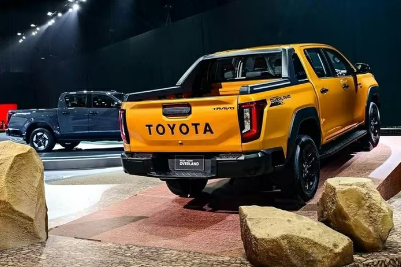 Động cơ 2.8L mới, Toyota Hilux 2026 tiệm cận đối thủ Ford Ranger