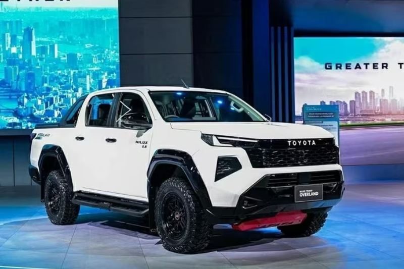 Toyota Hilux 2026 ra mắt tại Việt Nam, giá từ 700 triệu đồng