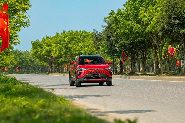 Toyota Corolla Cross tốn gần 100 triệu/năm: Có đáng mua?