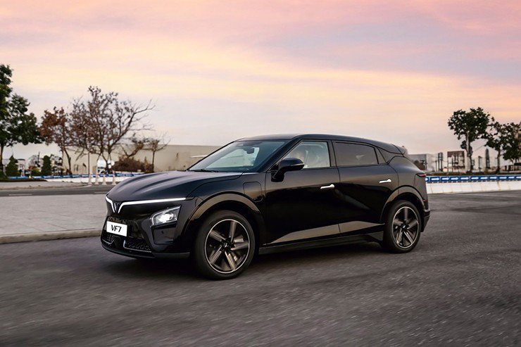 VinFast VF7