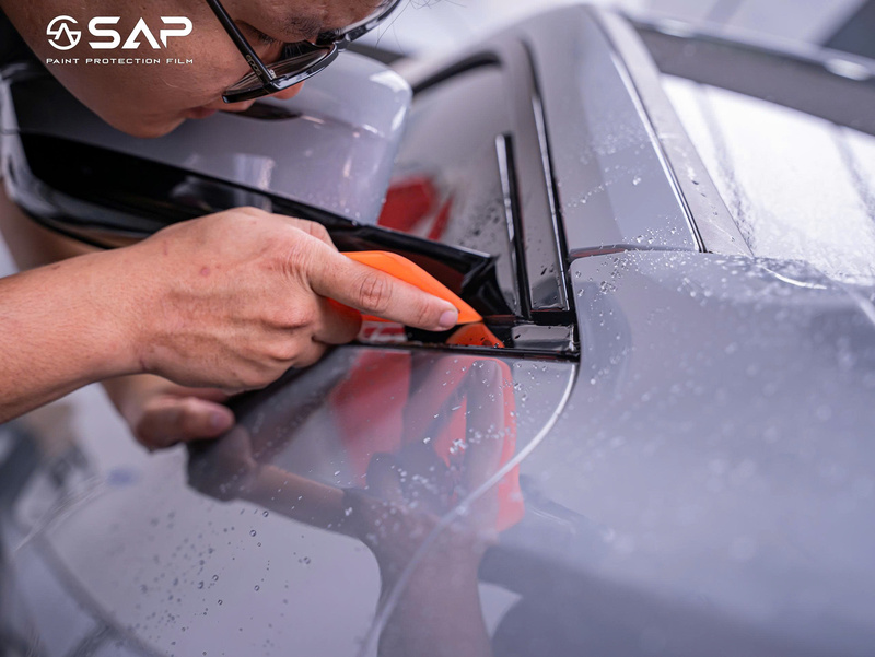 Quy trình dán PPF SAP chuyên nghiệp, độ bền cao.